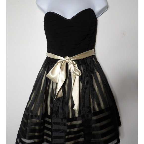 Betsey Johnson Evening Dress 6 Strapless Black Tulle Beige Sweetheart Tie Belt - Picture 4 of 12